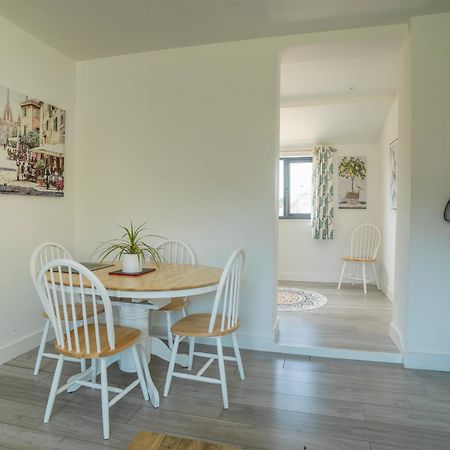 Stunning Modern Apartment In The Cotswolds Chalford Eksteriør bilde